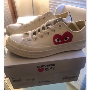 Comme des Garcons PLAY - x Converse chuck taylor